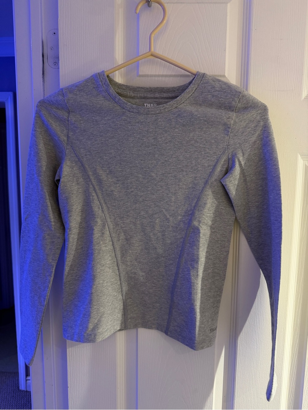 Gray Long-Sleeve Top - Athletic Style